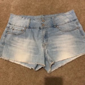Refugee light wash jean shorts. Gently used